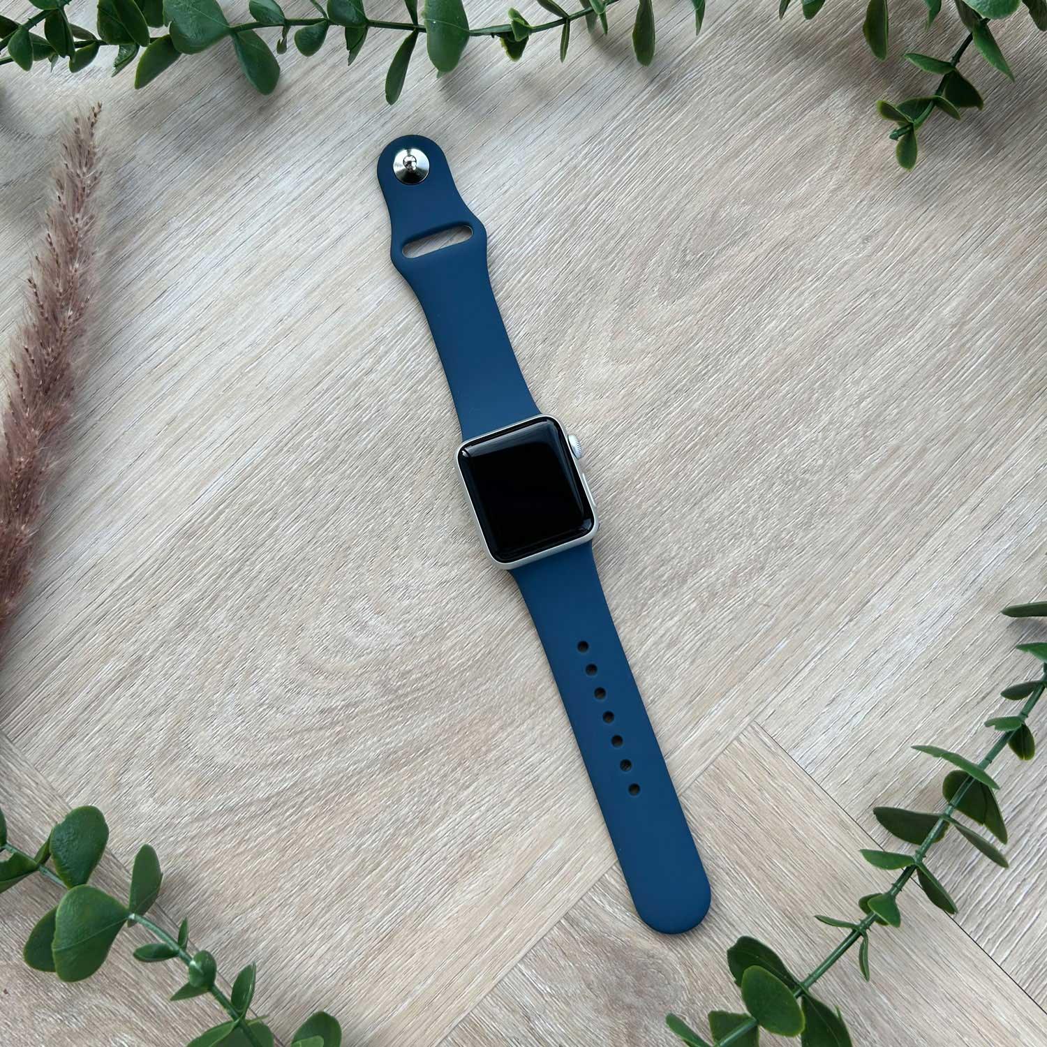 Apple Watch bandje Vyon - siliconen - stormblauw